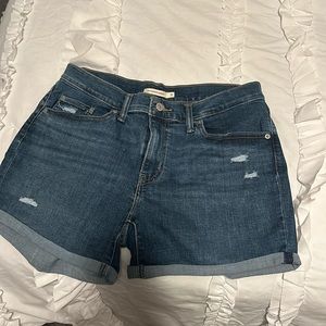 Mid length Levi shorts
